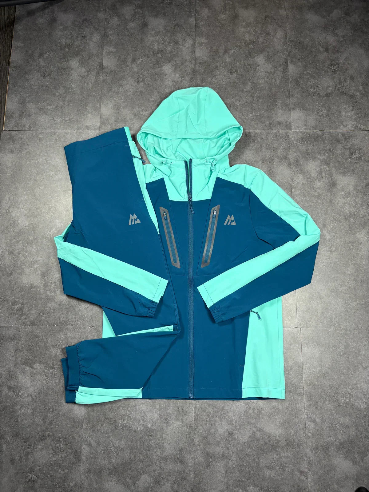 tracksuit 12
